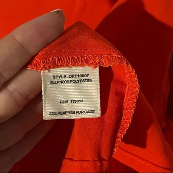 Women's Gianni Bini BG Red Off the Shoulder Top - Picture 7 of 7